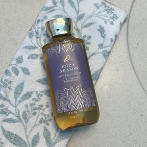 Bath & Body Works Cozy Season Shower Gel